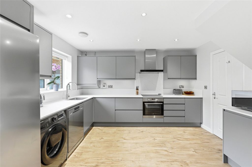 Property photo 3 of 12 Picture No. 15