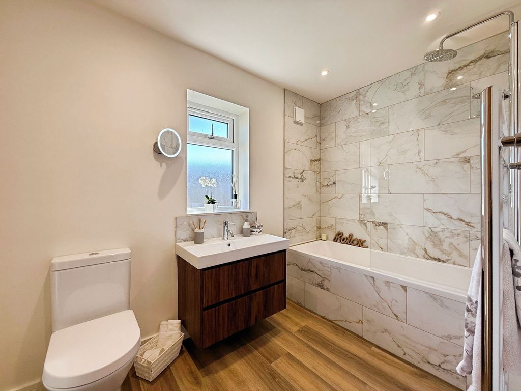 Property photo 3 of 48