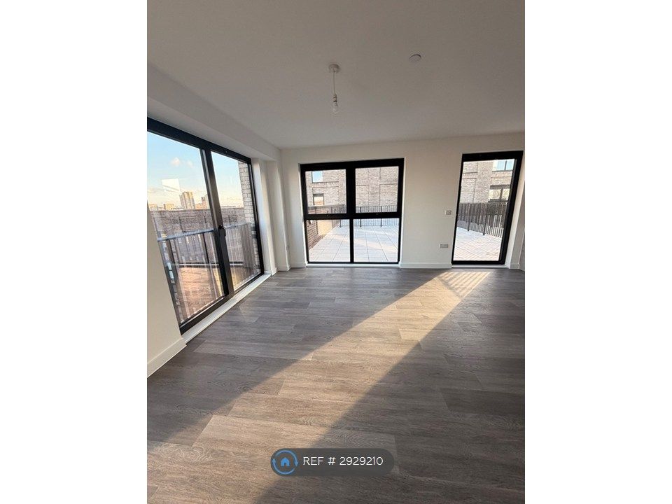Property photo 1 of 5 Living Area / Entertaining Space