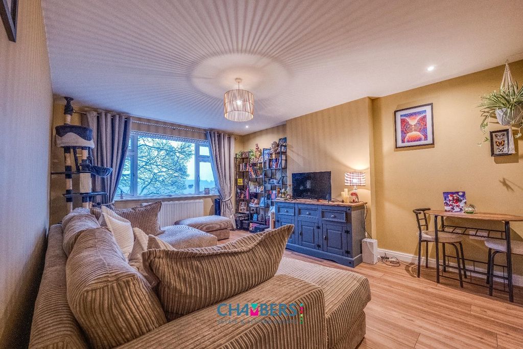 Property photo 3 of 29 Lounge