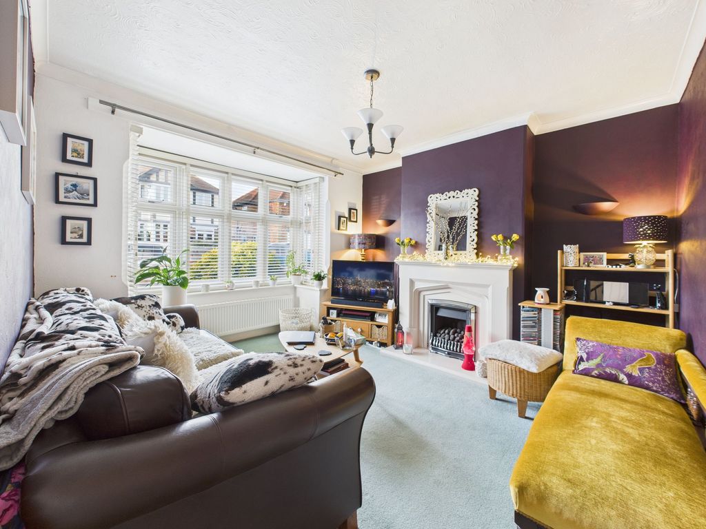 Property photo 2 of 21 Lounge