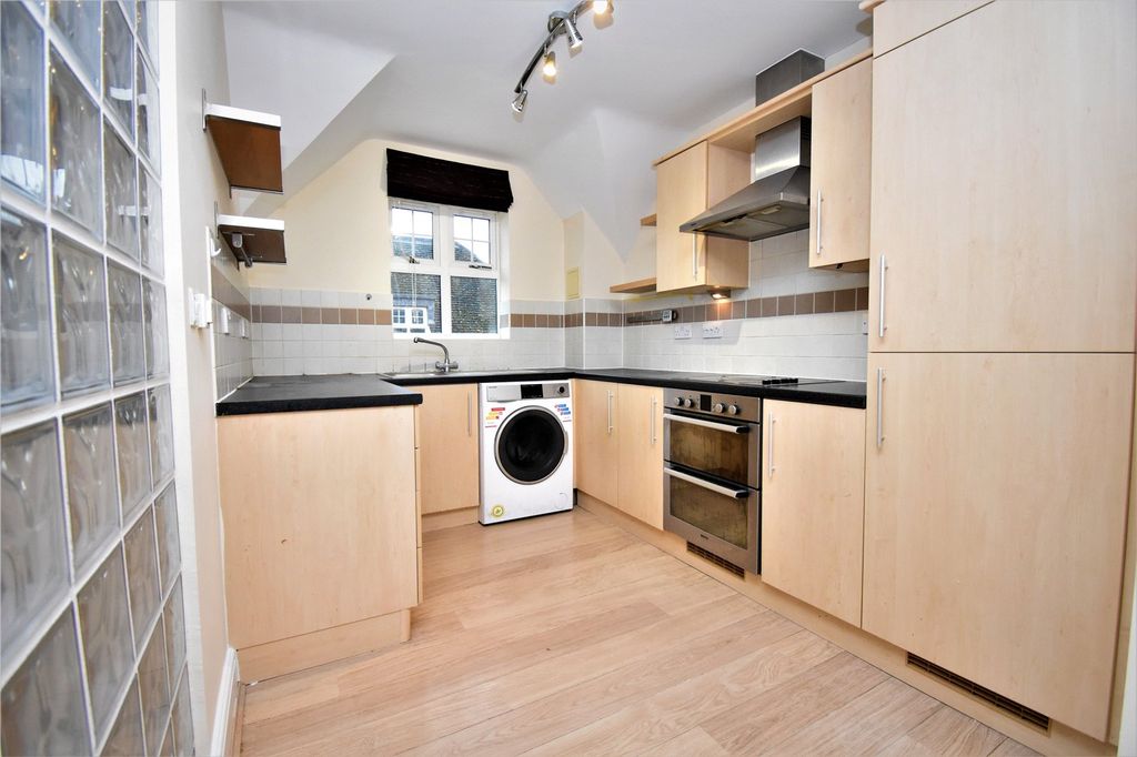 Property photo 2 of 8 Picture No. 04