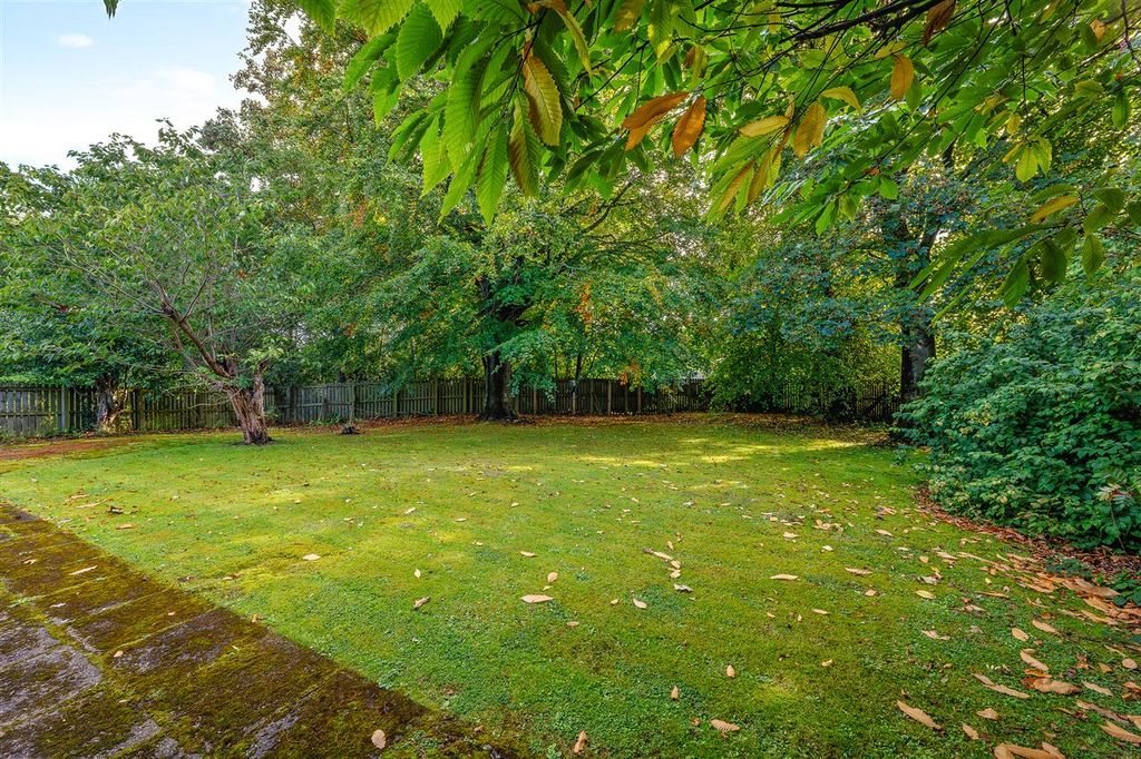 Property photo 2 of 23