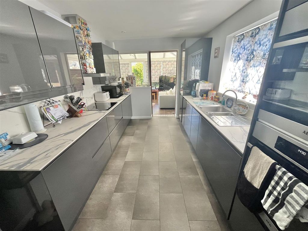 Property photo 2 of 22 Kitchen