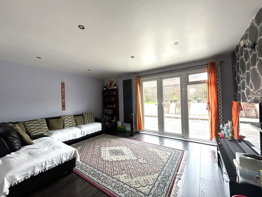 Property photo 2 of 13 Image