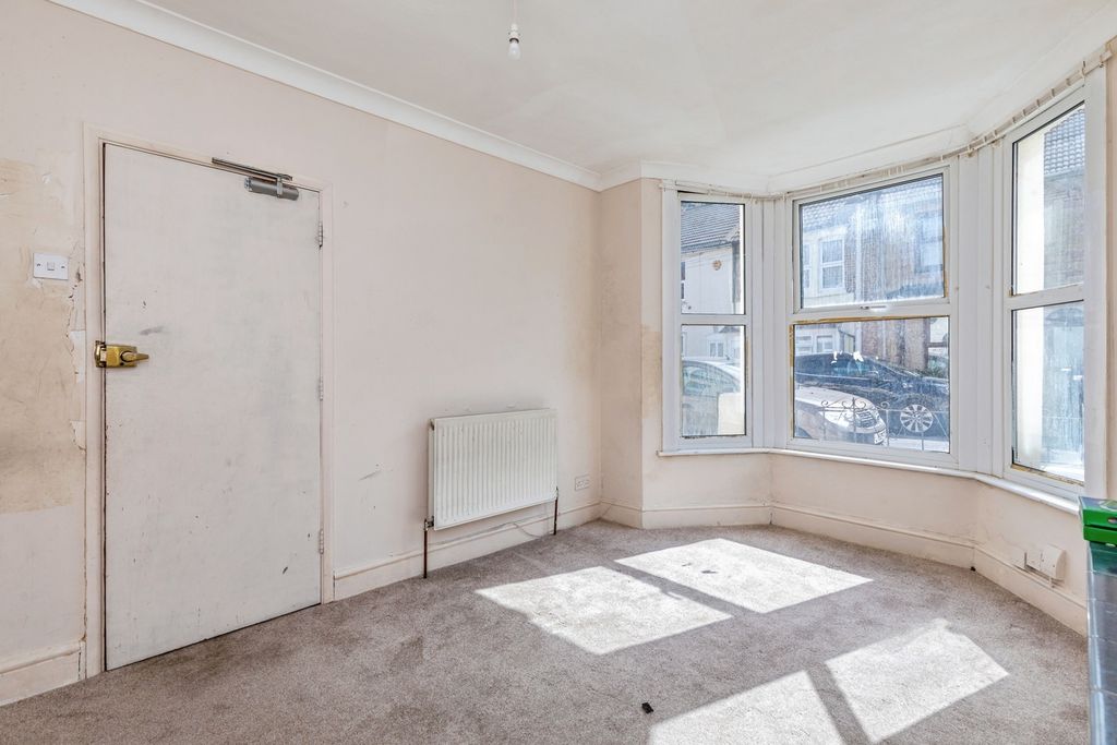 Property photo 3 of 17 Photo