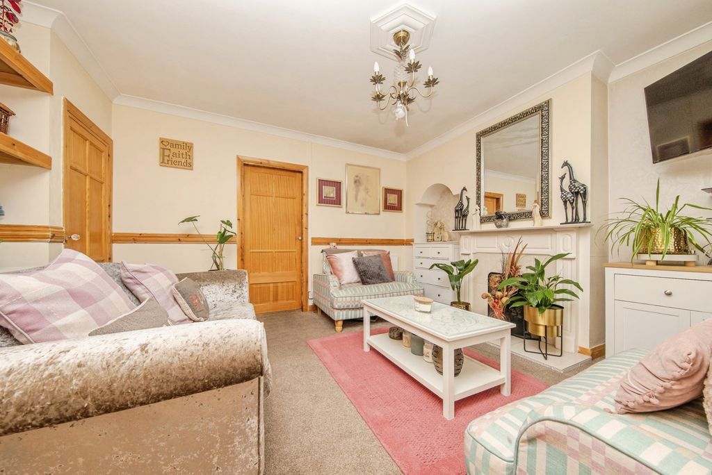 Property photo 3 of 18 Pbox-Img.Jpg