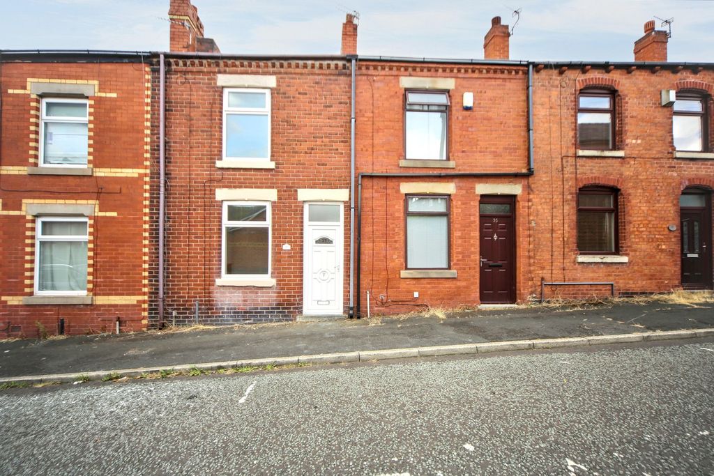Property photo 1 of 18