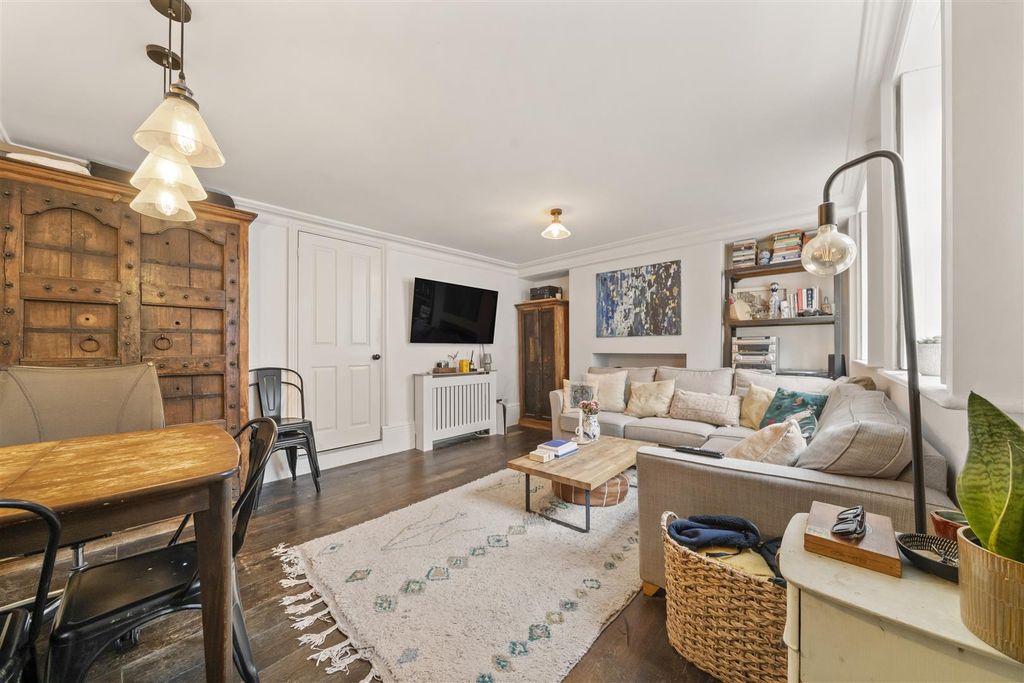 Property photo 2 of 15 Reception