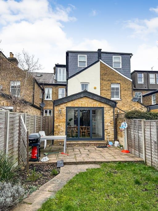 Property photo 3 of 27