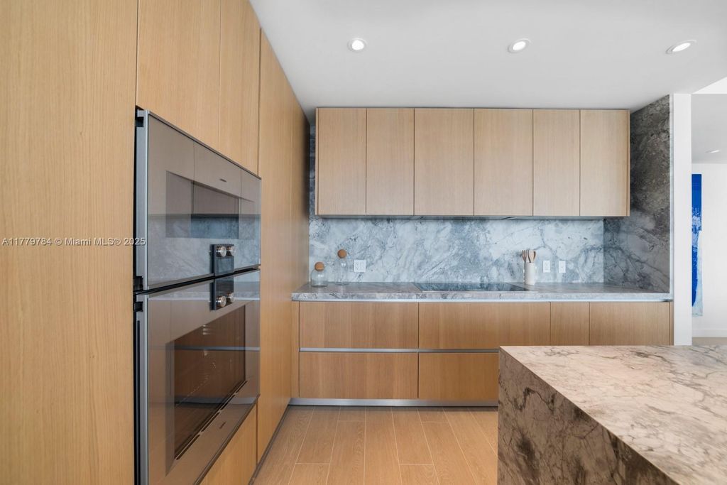 Property photo 3 of 36 <Alttext/>