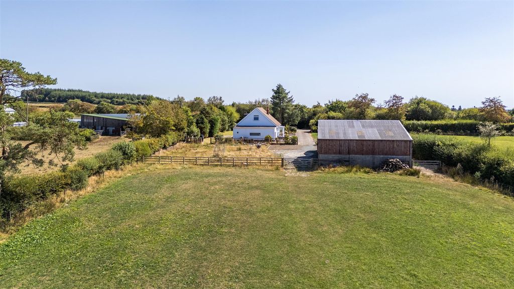 Property photo 2 of 37