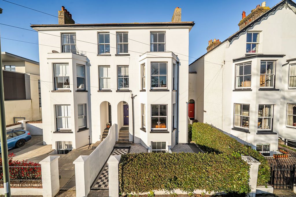 Property photo 1 of 20 Front