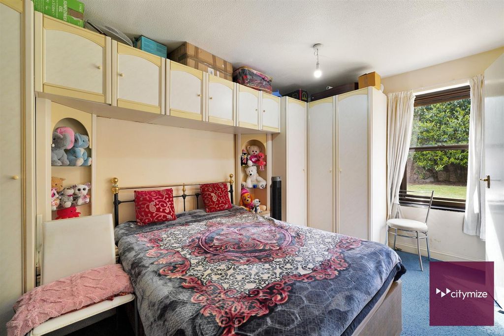 Property photo 3 of 11 Bedroom