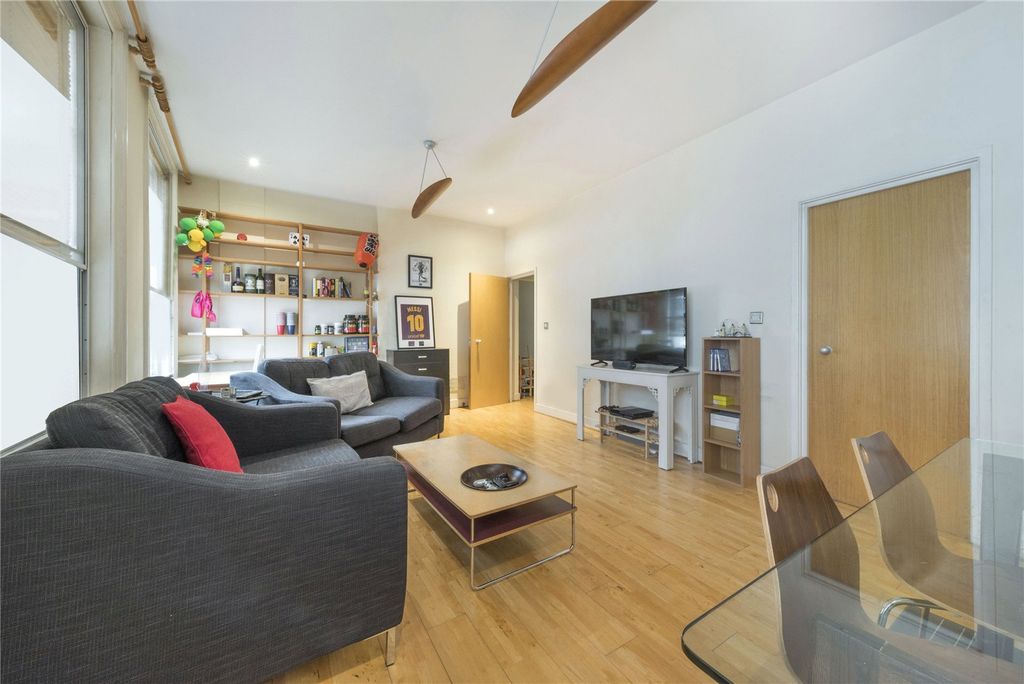 Property photo 3 of 12