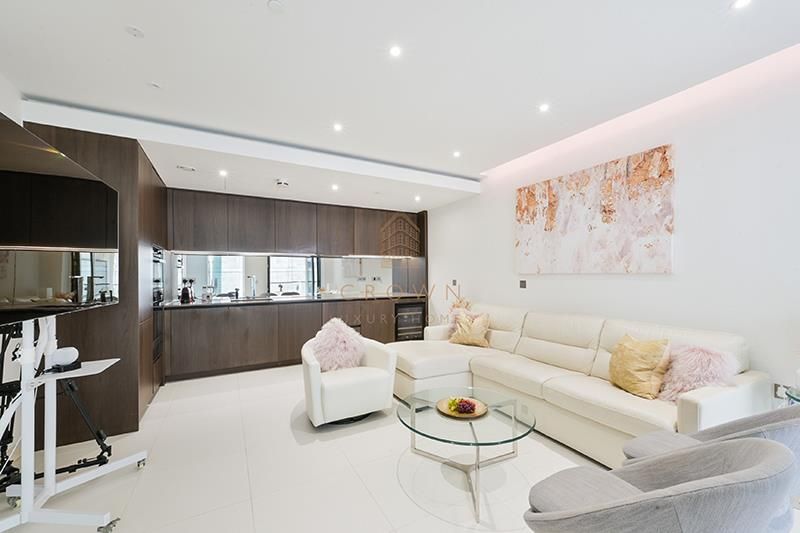 Property photo 3 of 33 Sugar Quay, 126- (16).Jpg