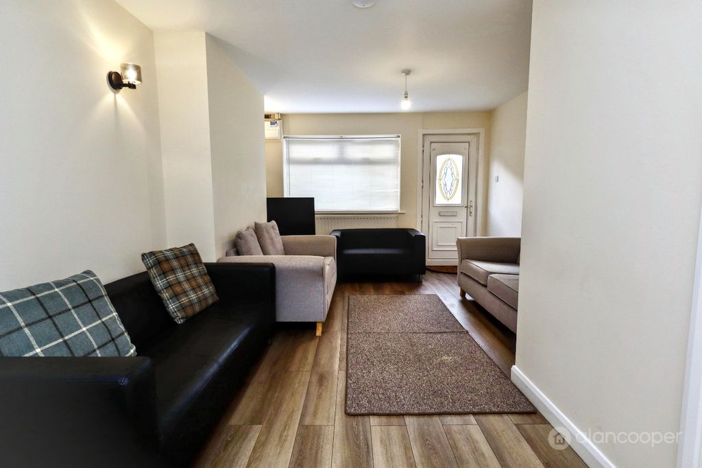 Property photo 3 of 20 4529765