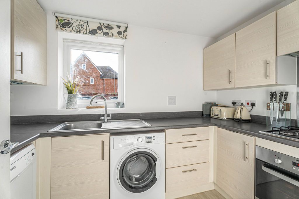 Property photo 2 of 9 Photo 3