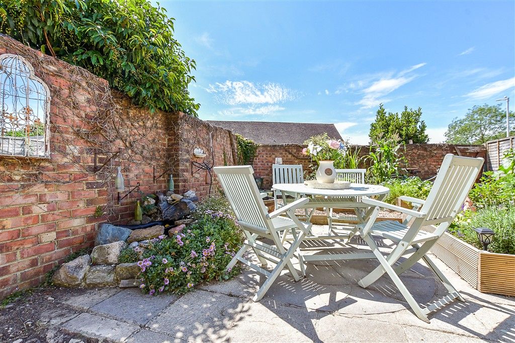 Property photo 2 of 11 Patio / Decking