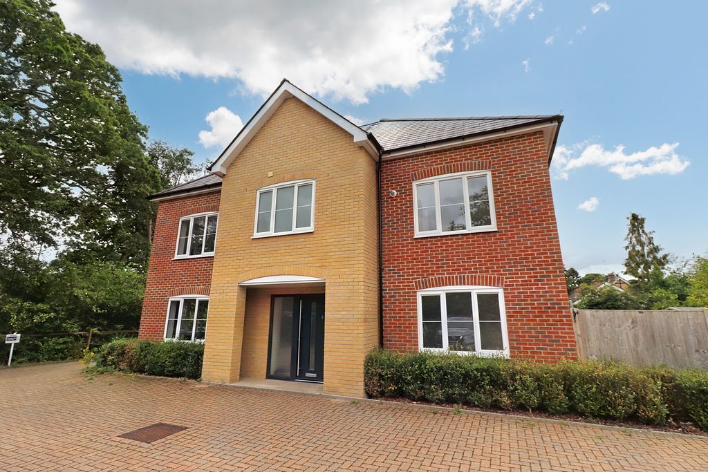 Property photo 1 of 9