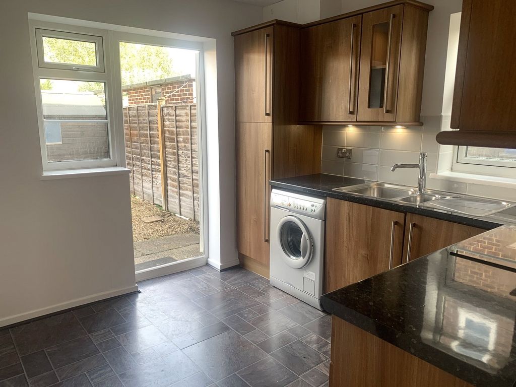 Property photo 3 of 13 Kitchen