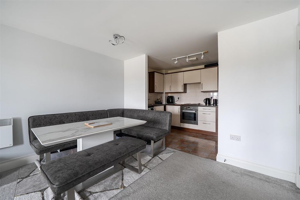Property photo 3 of 19 Open Plan