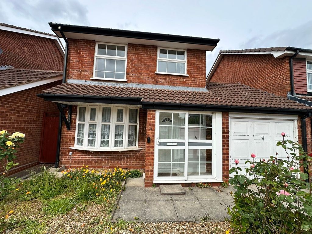 Property photo 1 of 21 3 Bed Detached House For Sale Hall Dale Close, Birmingham B28