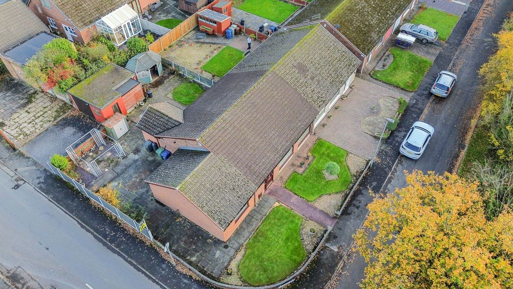 Property photo 2 of 22