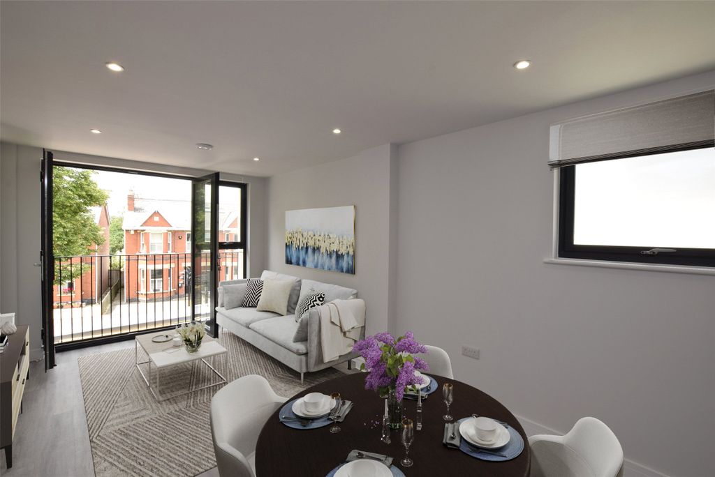 Property photo 2 of 9 Picture No. 21