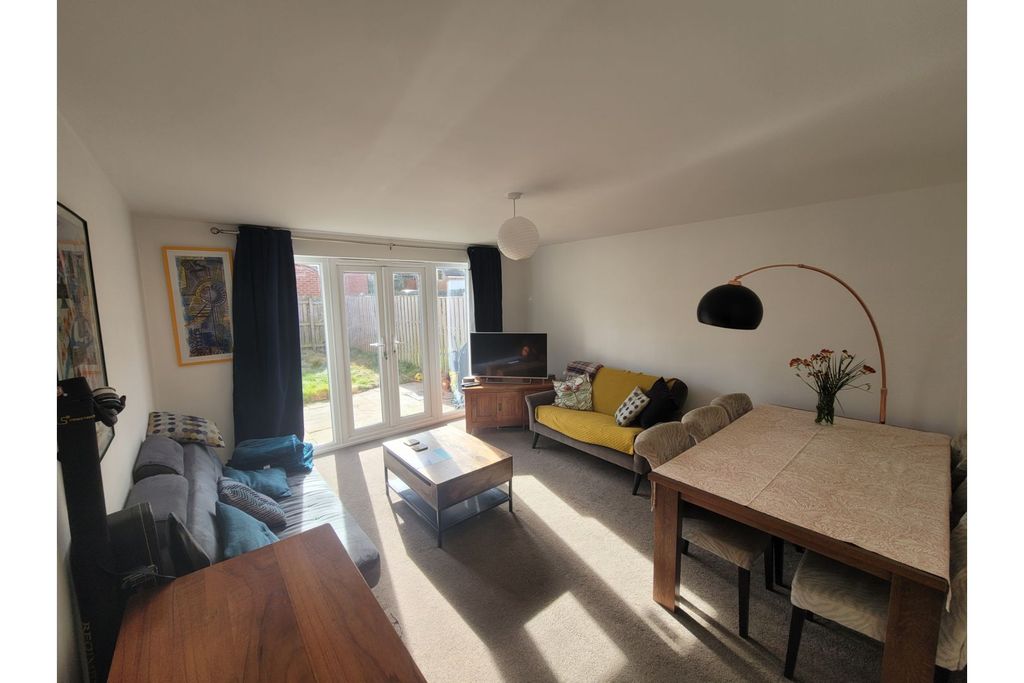 Property photo 2 of 19