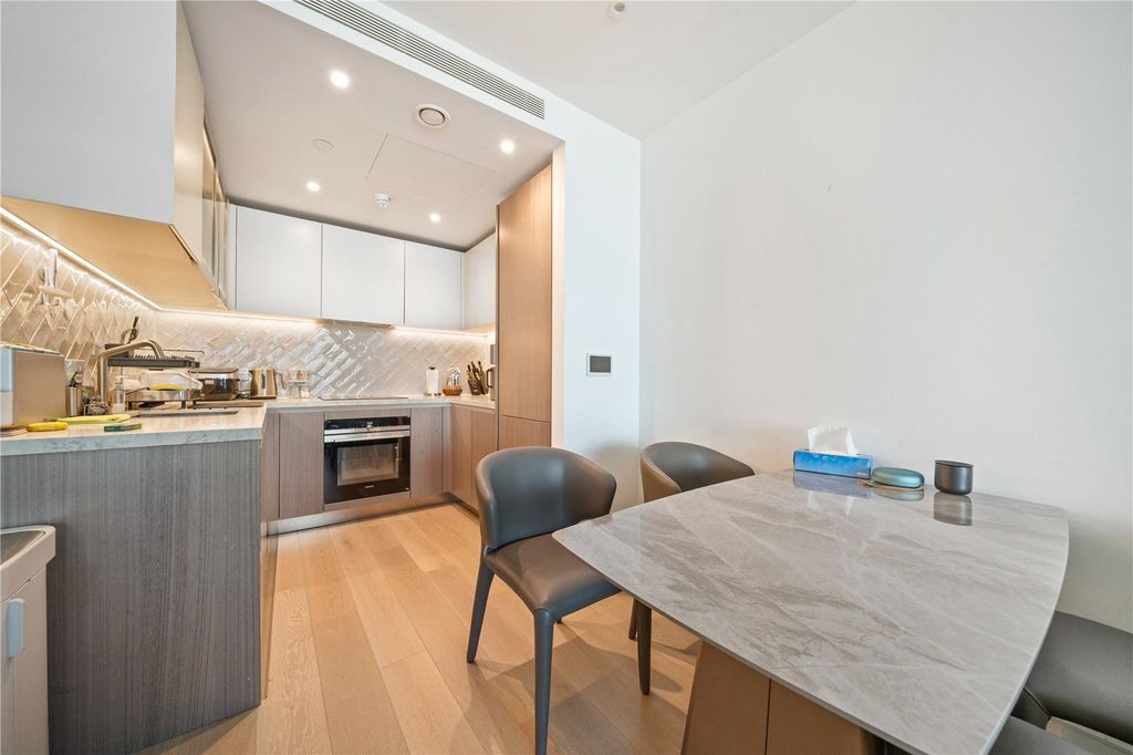 Property photo 2 of 9 Dining/Kitchen