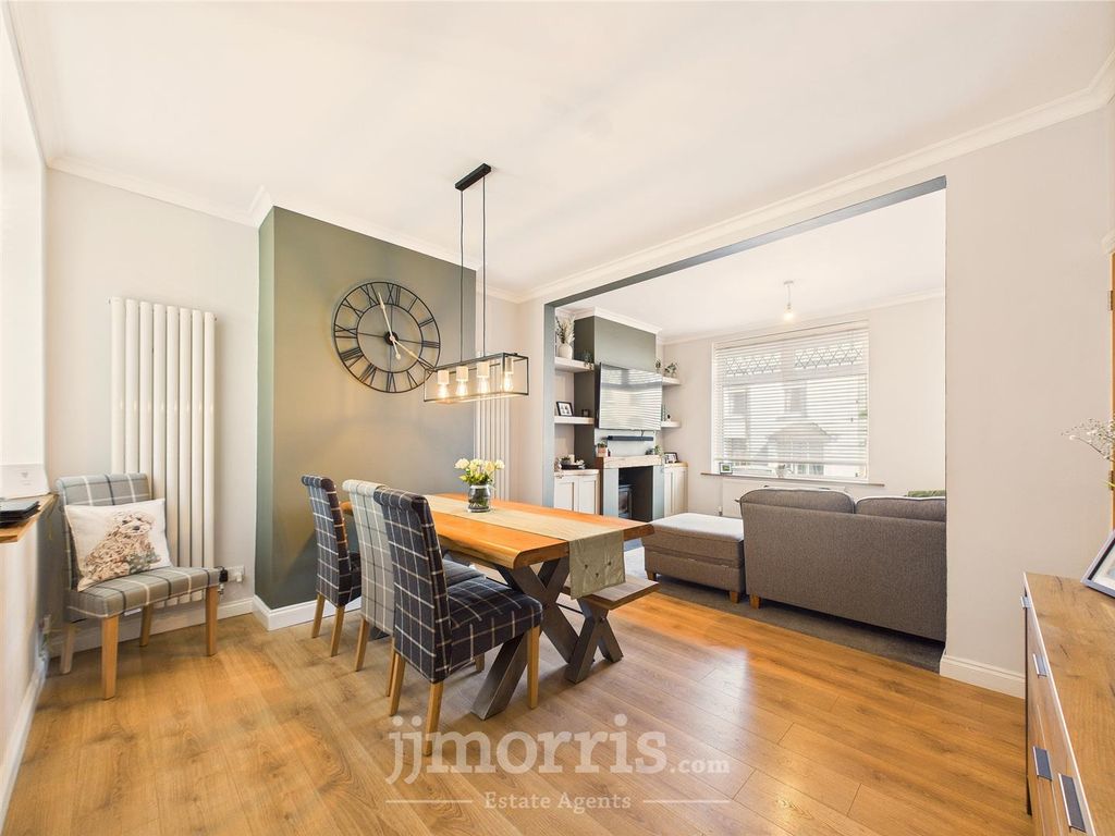 Property photo 2 of 34 Open Plan Living/Dining Room