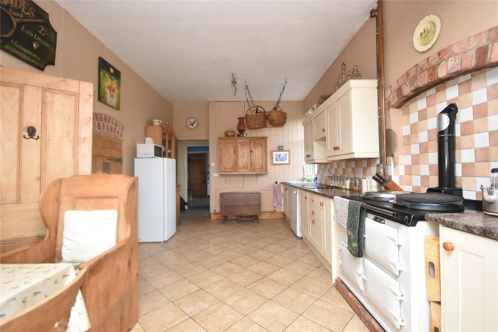 Property photo 3 of 29 Picture No. 10