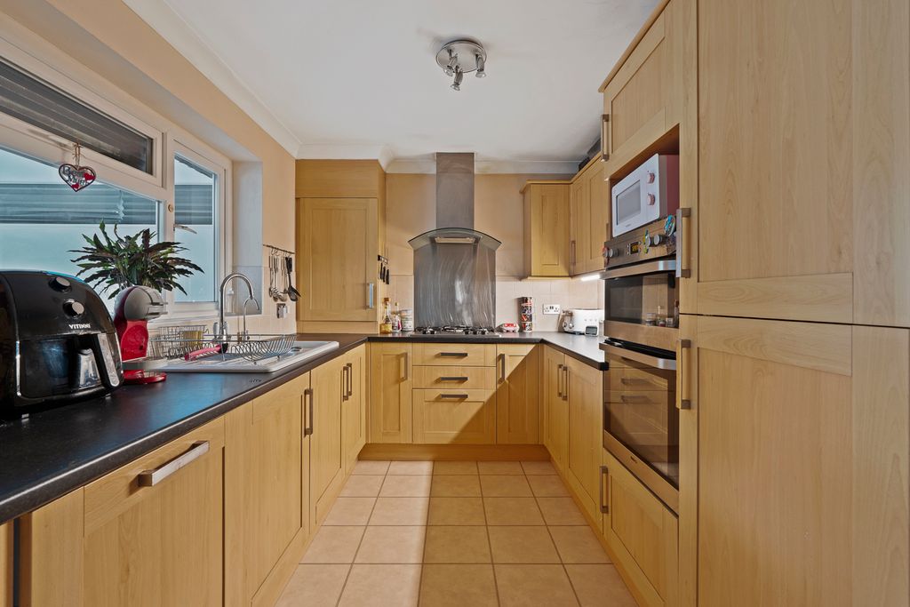 Property photo 3 of 14