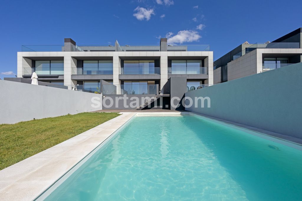 Property photo 1 of 72