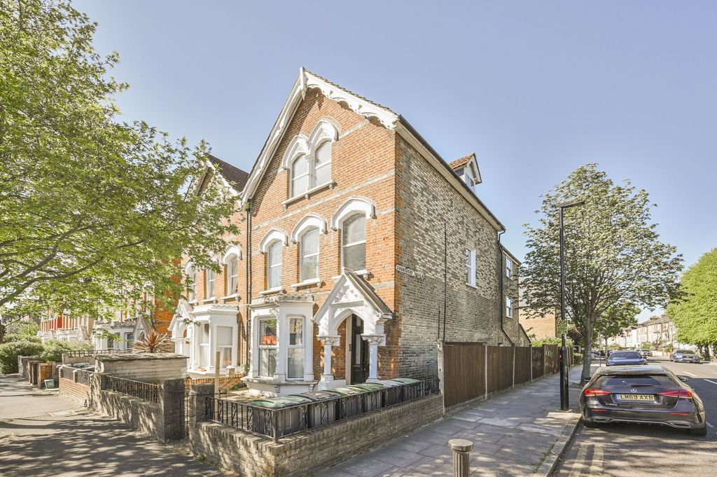 Property photo 1 of 6