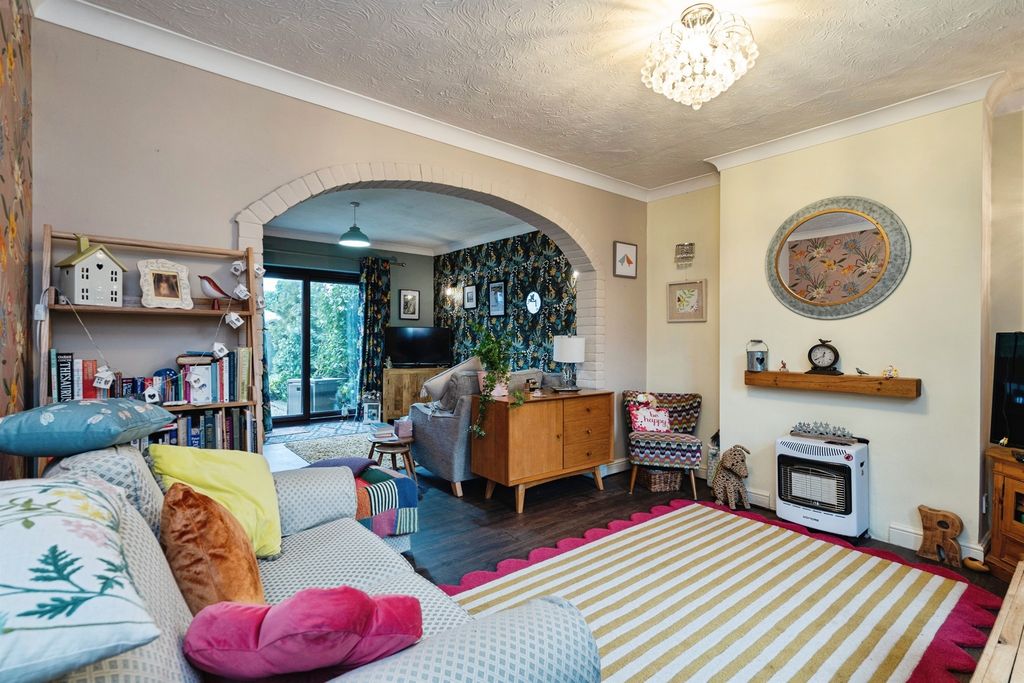 Property photo 2 of 19