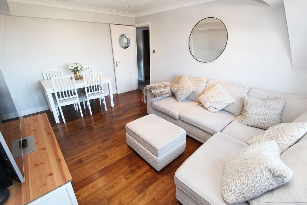 Property photo 3 of 9 Img_2779A