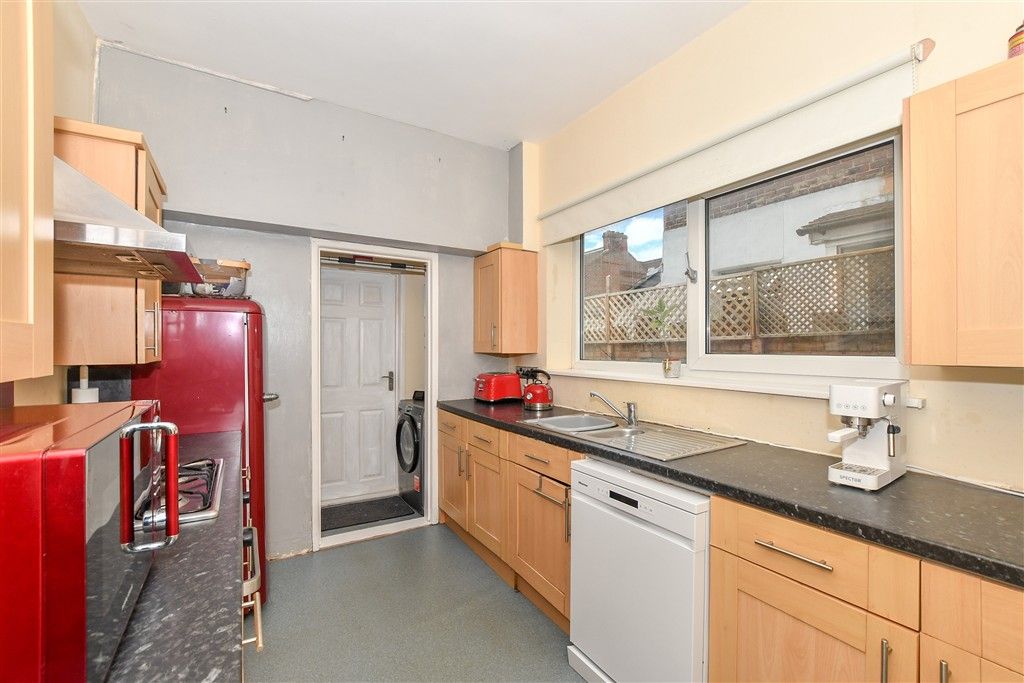 Property photo 2 of 11 Kitchen