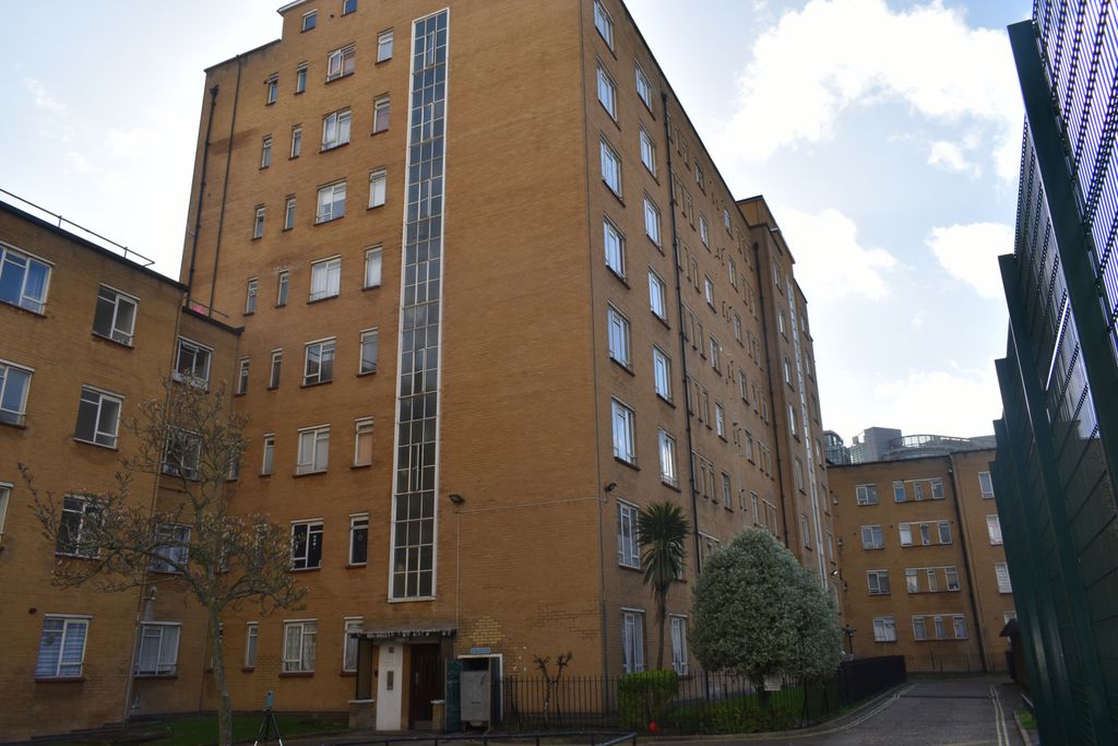Property photo 1 of 9 3 Bedroom Flat In Paddington