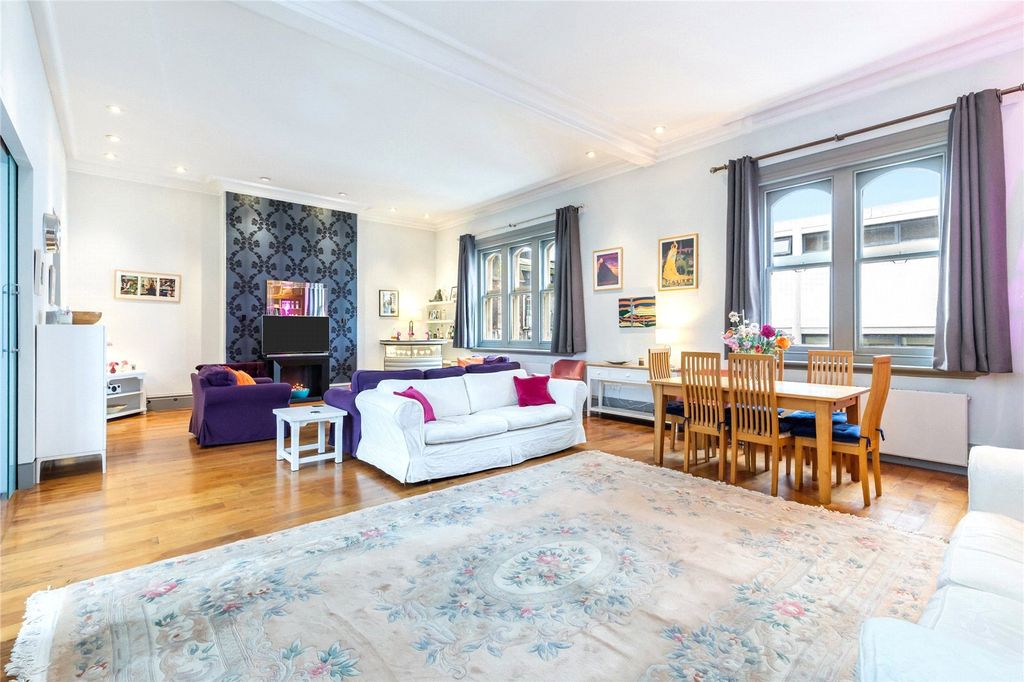 Property photo 3 of 13 Picture No. 02