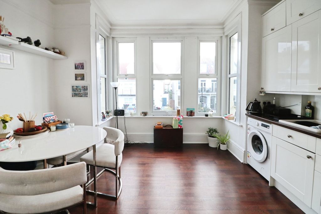 Property photo 1 of 32 Open Plan Living/Kit