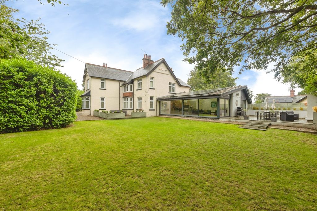 Property photo 2 of 31 Pbox-Img.Jpg