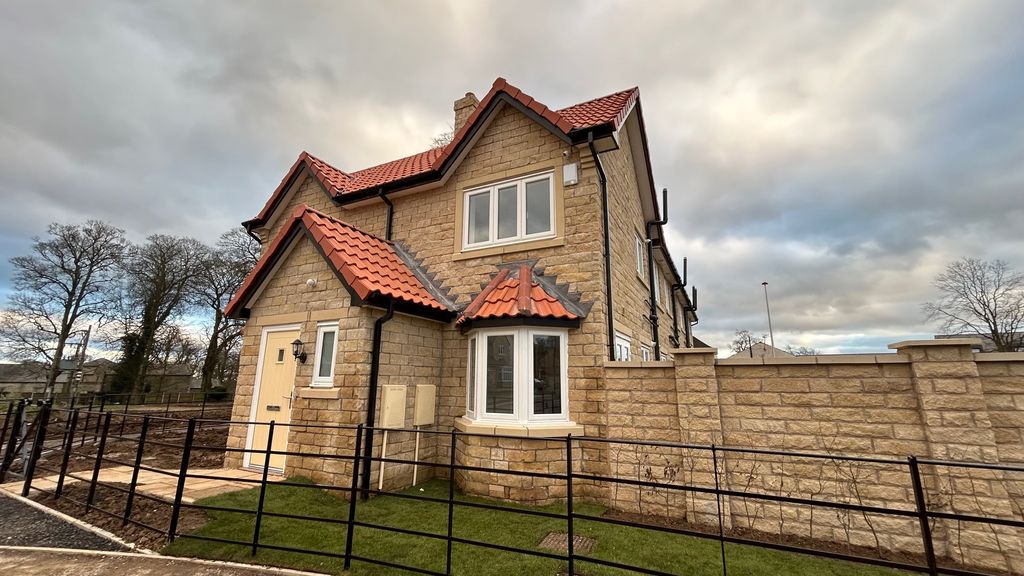 Property photo 1 of 10 Front