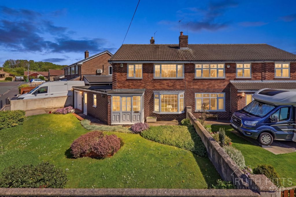 Property photo 2 of 27