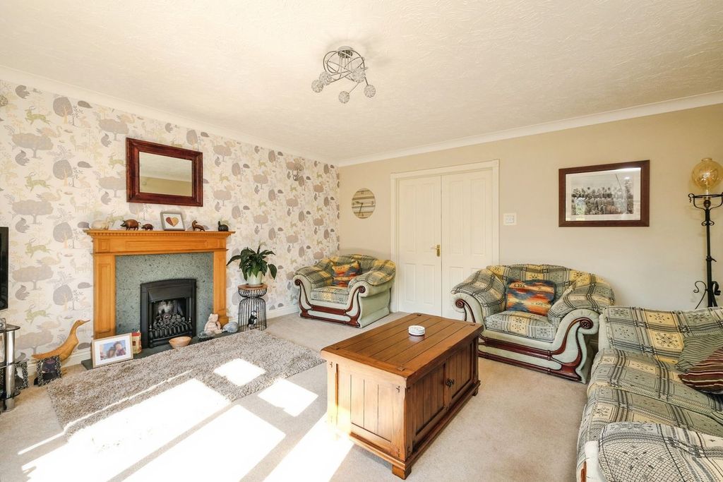 Property photo 3 of 21