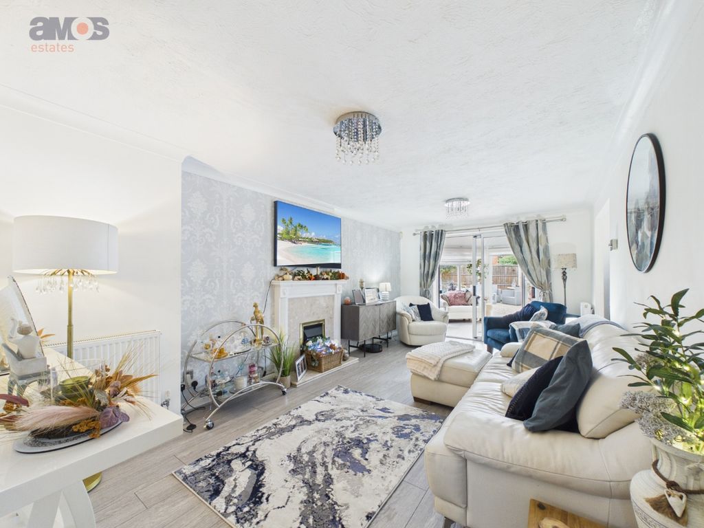 Property photo 2 of 28 5516814