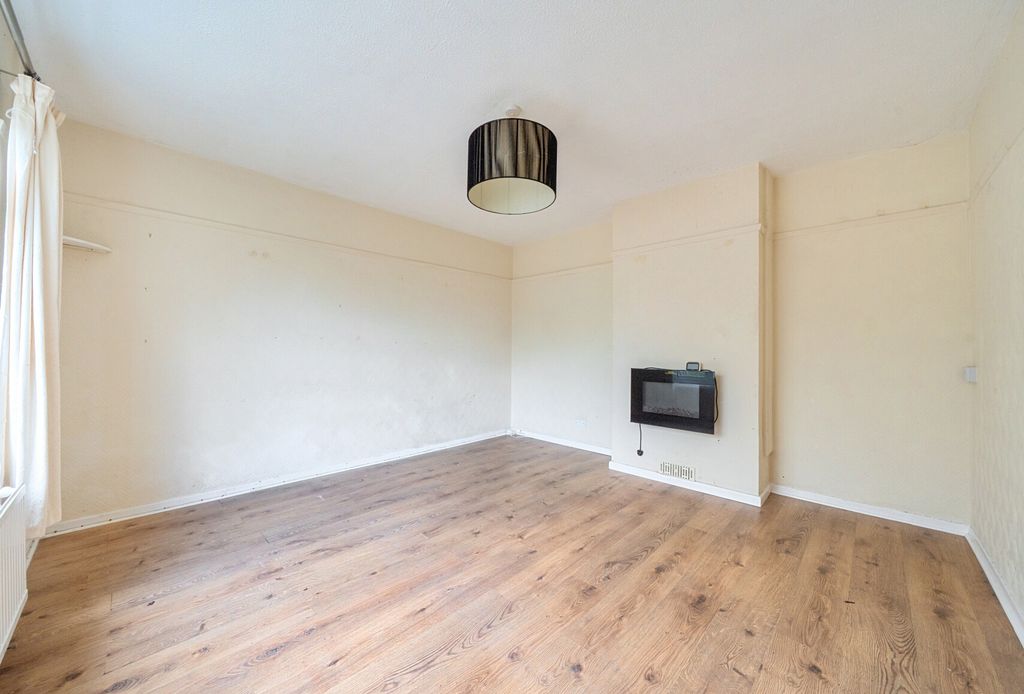 Property photo 2 of 14 1450184-18-69E757...