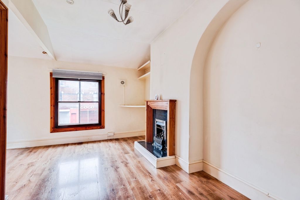 Property photo 3 of 12 Photo