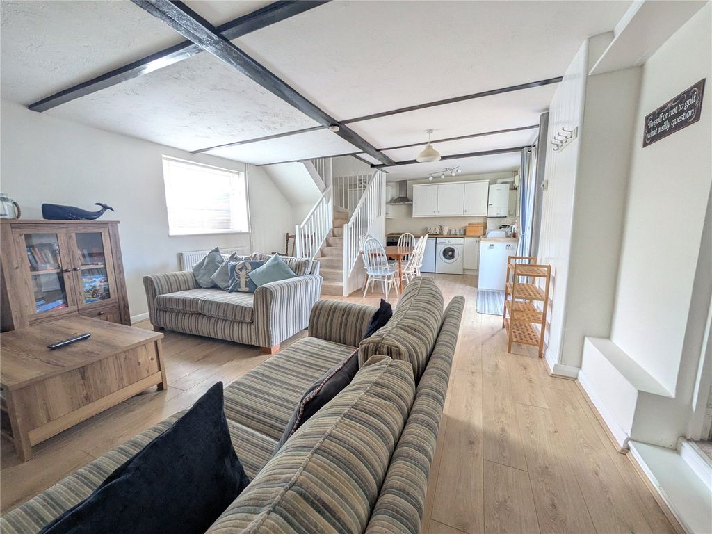 Property photo 3 of 11 Picture No. 02